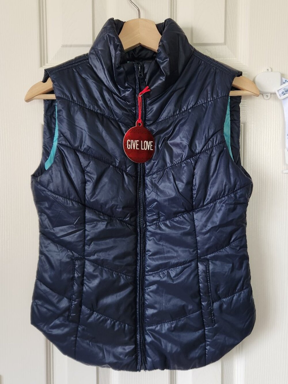 Aeropostale Lightweight Quilted Puffer Vest in Navy and Teal